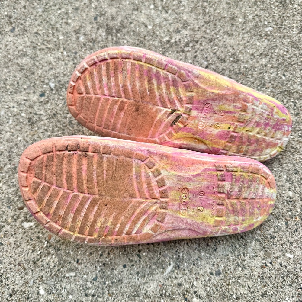 Women’s (Sz 10) Classic Marbled Crocs Sandals, Pale Orange Combo 207701 H Styles - Picture 3 of 3